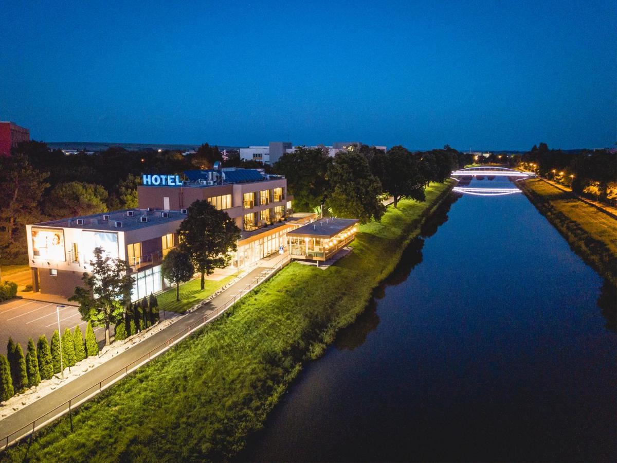 Hotel River Нитра Екстериор снимка