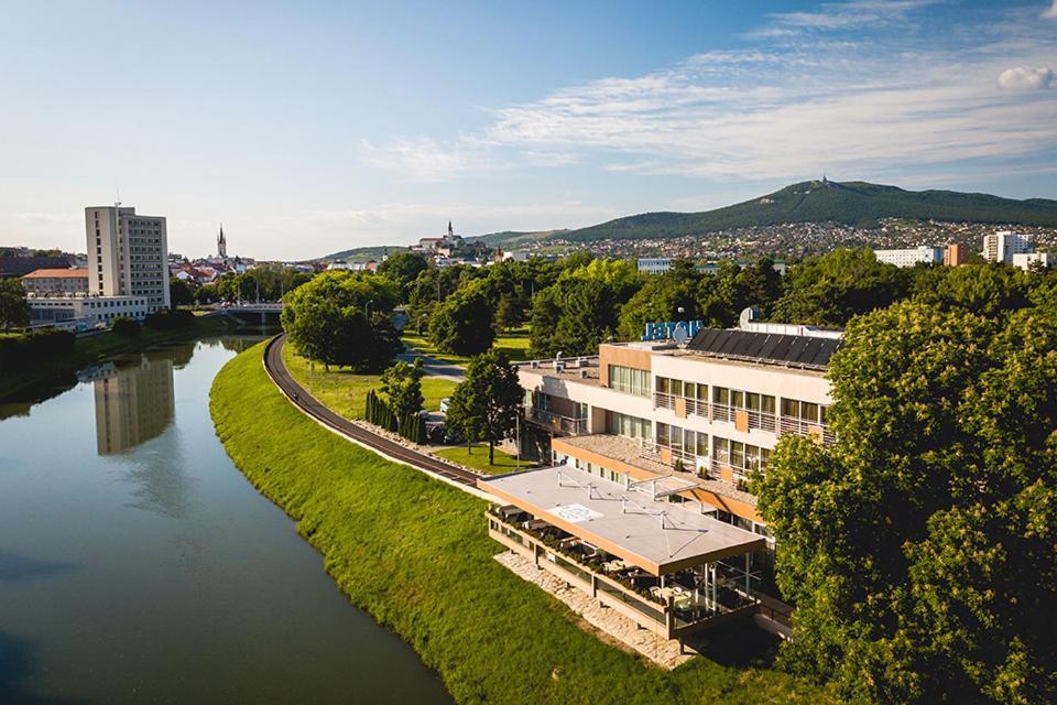 Hotel River Нитра Екстериор снимка