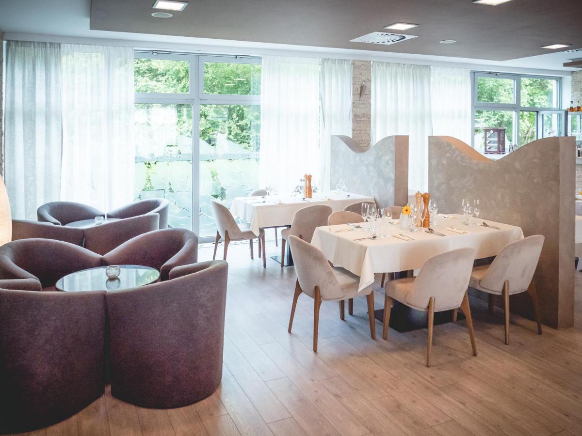 Hotel River Нитра Екстериор снимка