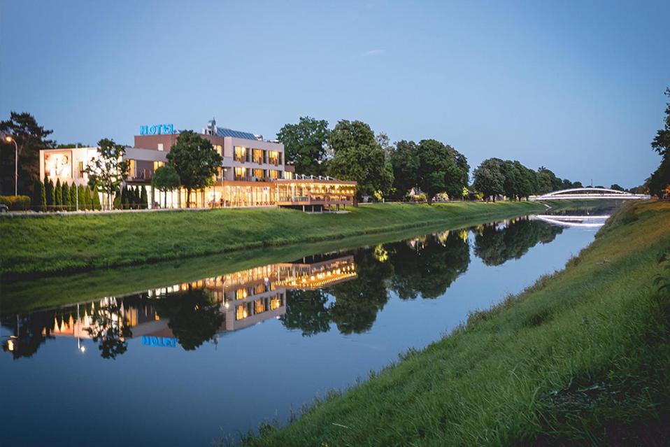 Hotel River Нитра Екстериор снимка