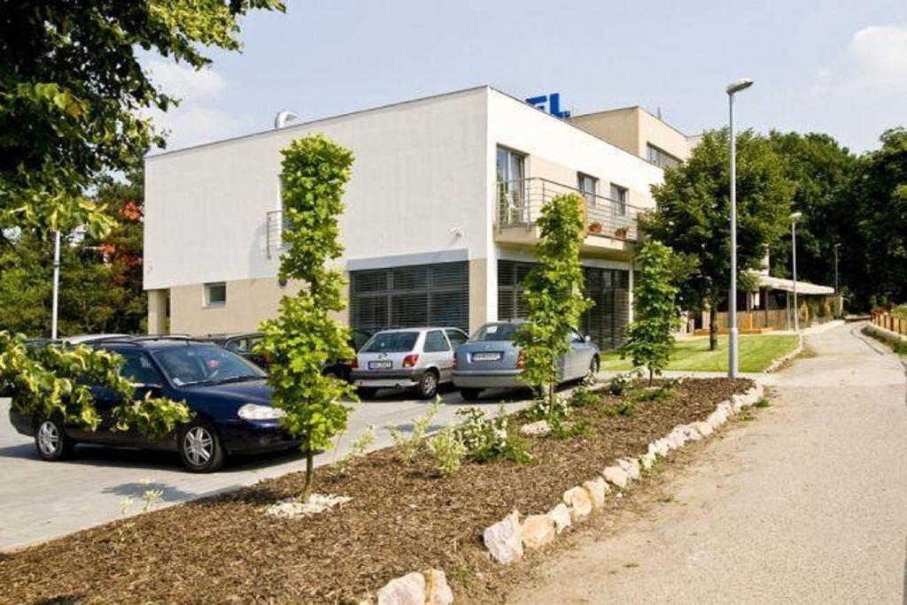 Hotel River Нитра Екстериор снимка